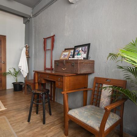 Better Moon Guesthouse Bangkok Exterior foto