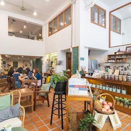 Better Moon Guesthouse Bangkok Exterior foto